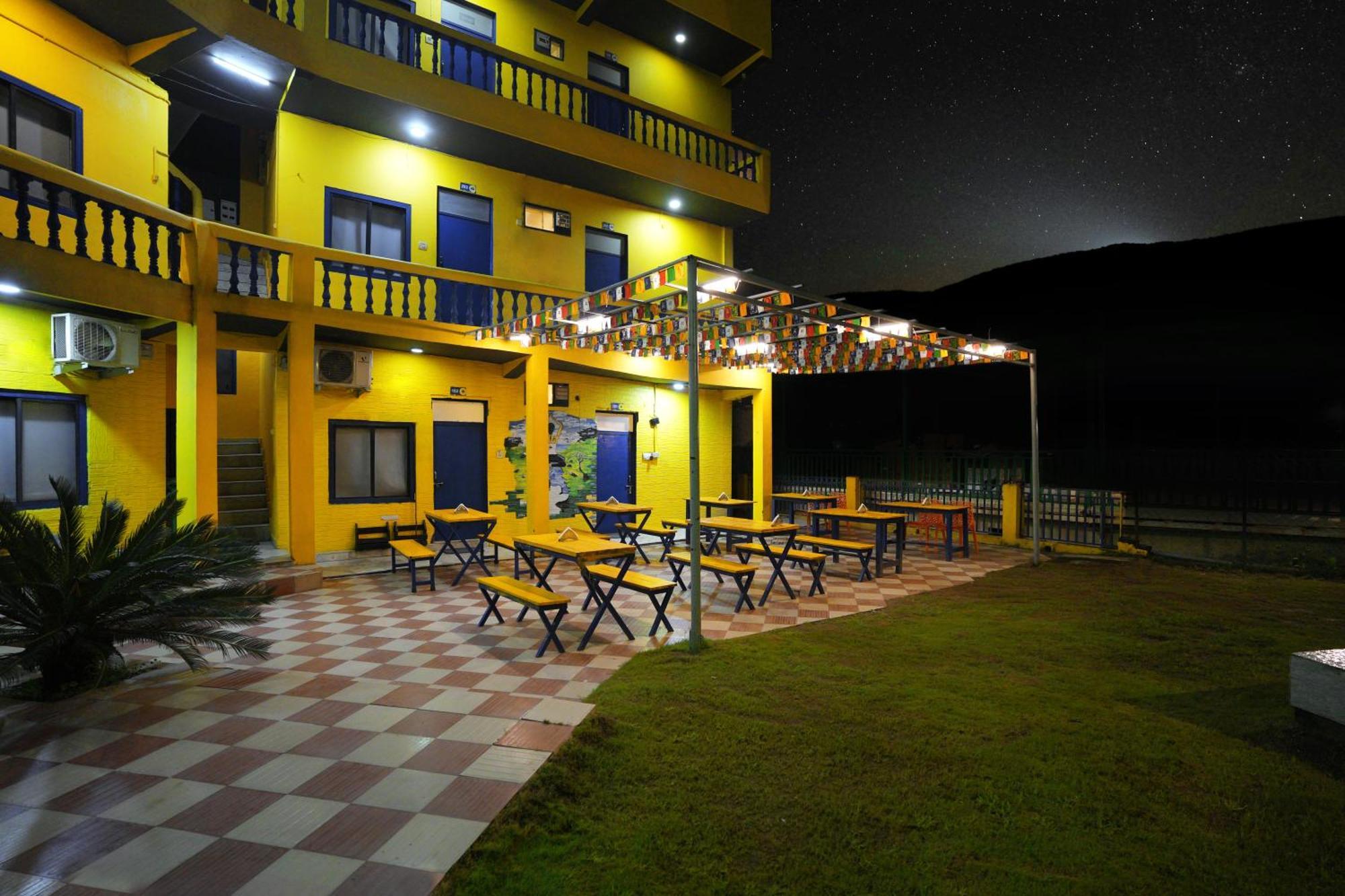 Shalom Backpackers Rishikesh Hostel Buitenkant foto