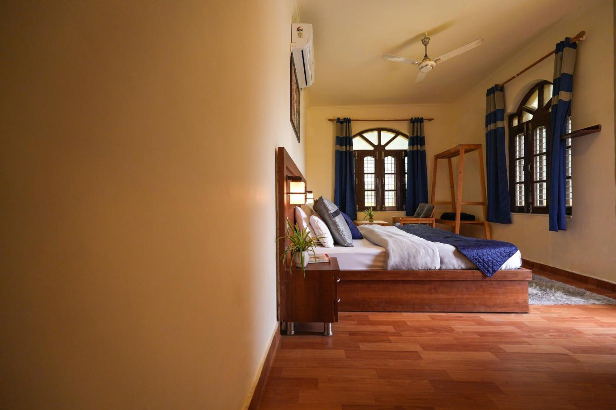 Shalom Backpackers Rishikesh Hostel Buitenkant foto