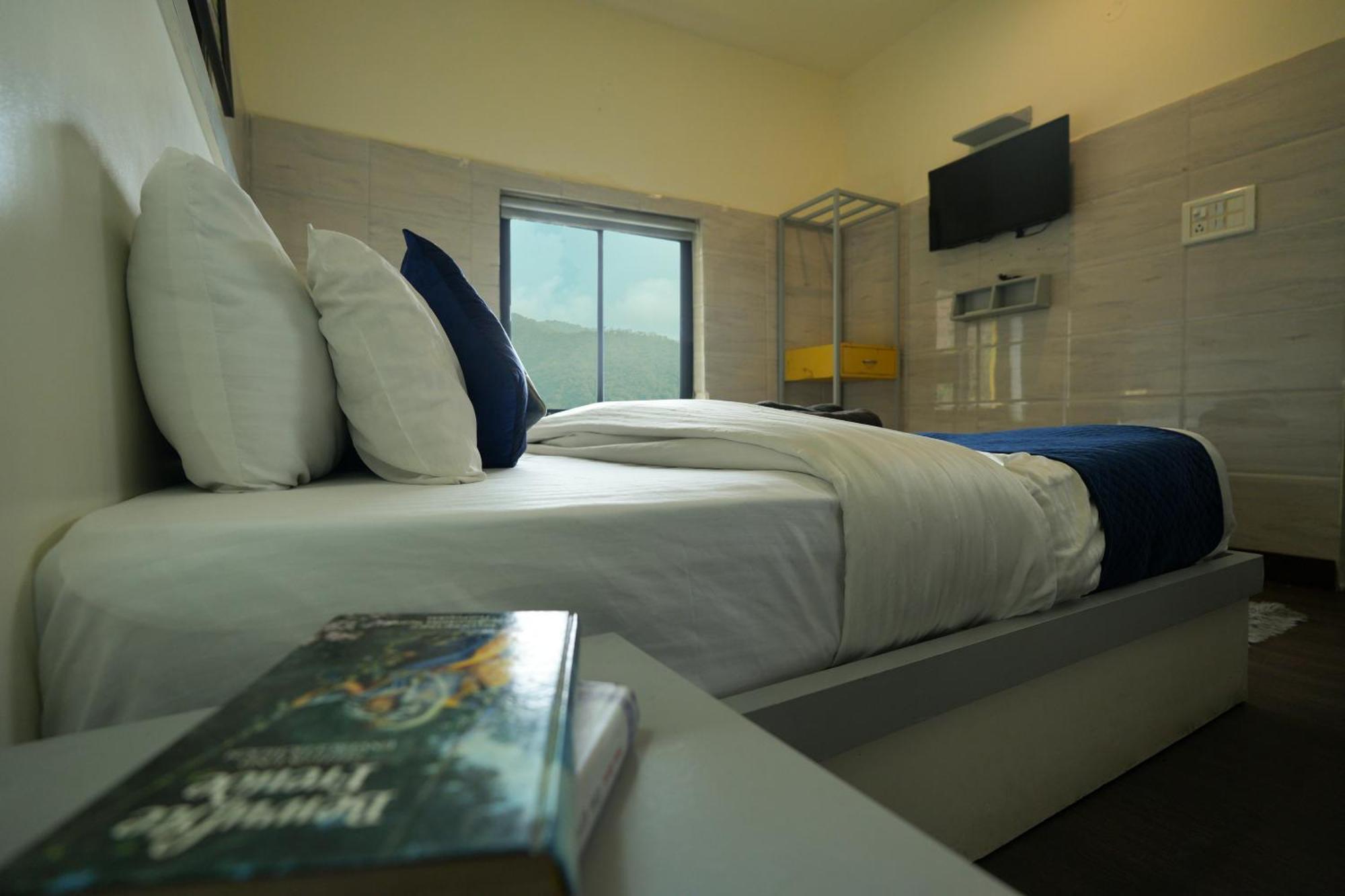 Shalom Backpackers Rishikesh Hostel Buitenkant foto