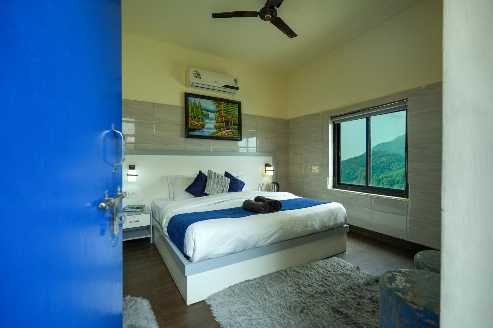 Shalom Backpackers Rishikesh Hostel Buitenkant foto