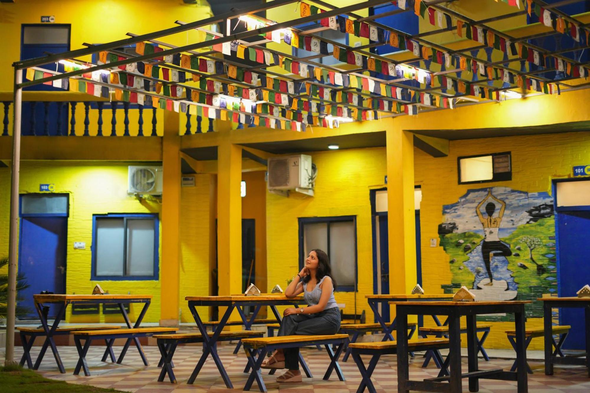 Shalom Backpackers Rishikesh Hostel Buitenkant foto