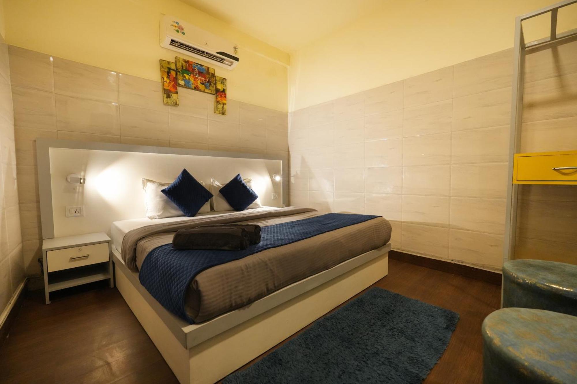 Shalom Backpackers Rishikesh Hostel Buitenkant foto