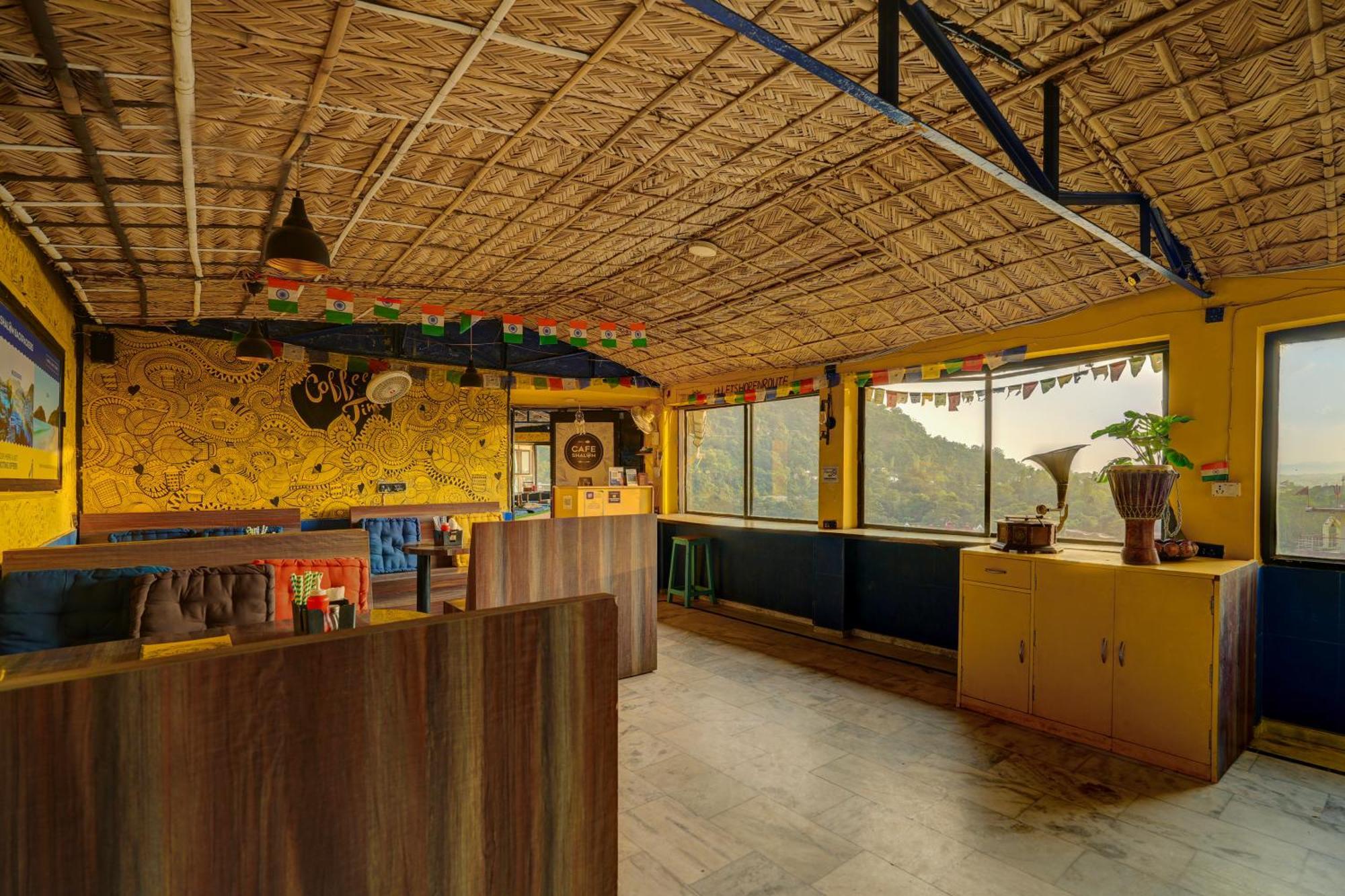 Shalom Backpackers Rishikesh Hostel Buitenkant foto