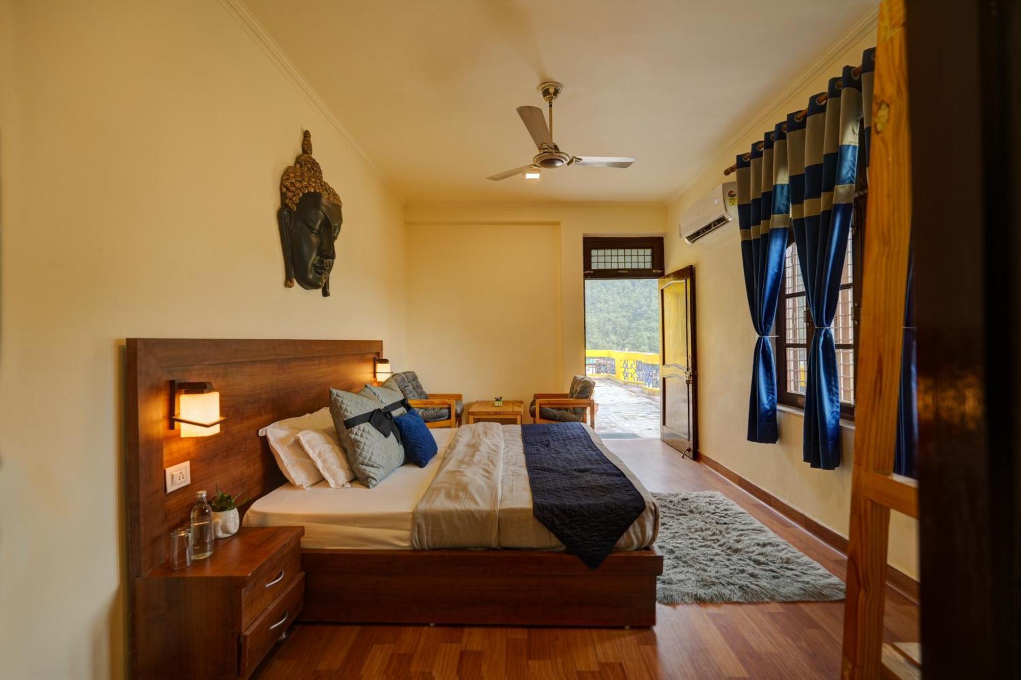 Shalom Backpackers Rishikesh Hostel Buitenkant foto