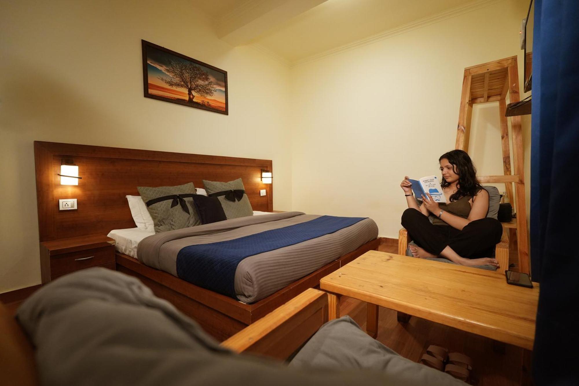 Shalom Backpackers Rishikesh Hostel Buitenkant foto
